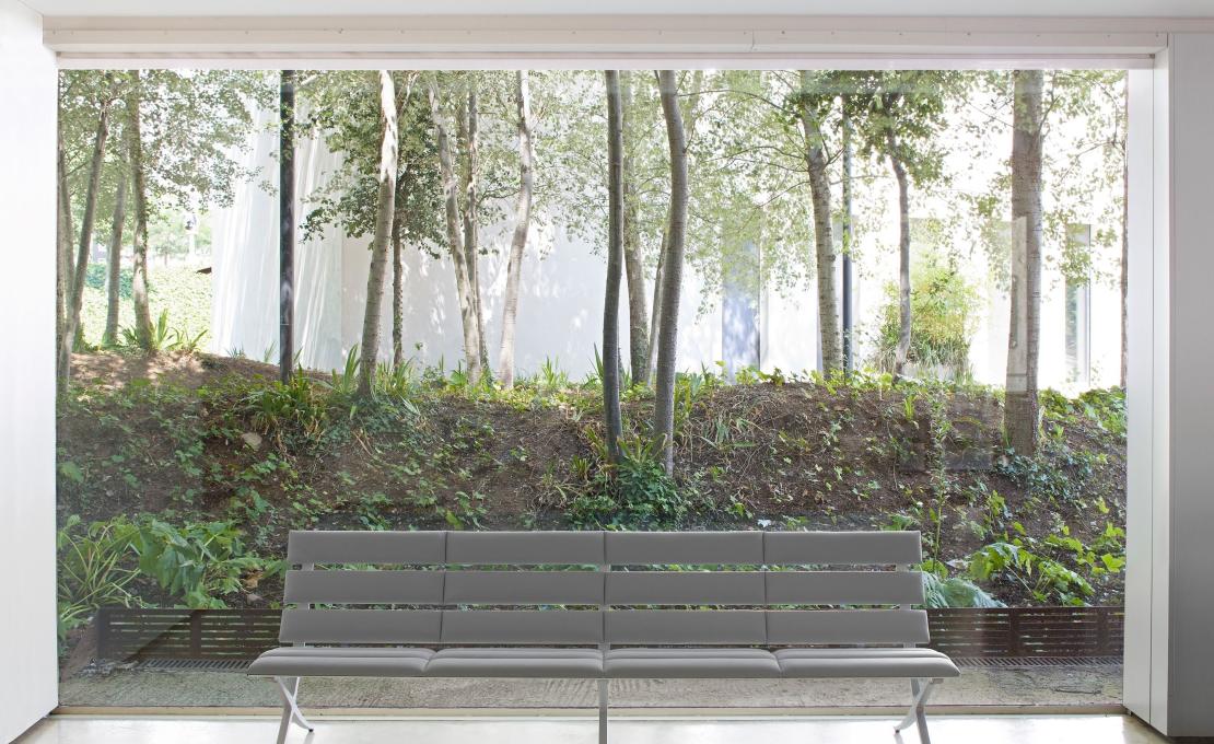 Банкетки от фабрики BD Barcelona Design модель BENCHB-BENCH