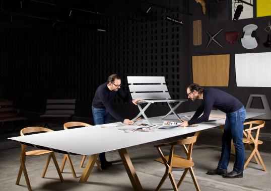 Банкетки от фабрики BD Barcelona Design модель BENCHB-BENCH