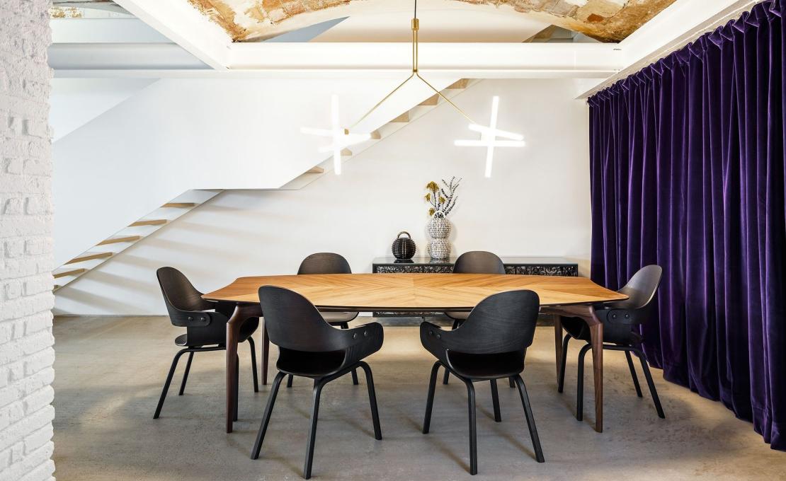 Стол от фабрики BD Barcelona Design модель GAUM2400P13S13