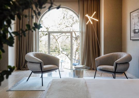 Кресло от фабрики BD Barcelona Design модель Grasso Arm