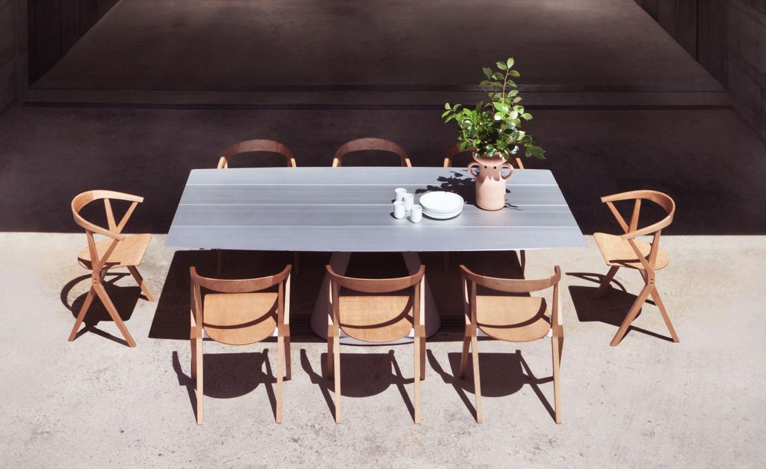 Стол от фабрики BD Barcelona Design модель B-CONCRETE