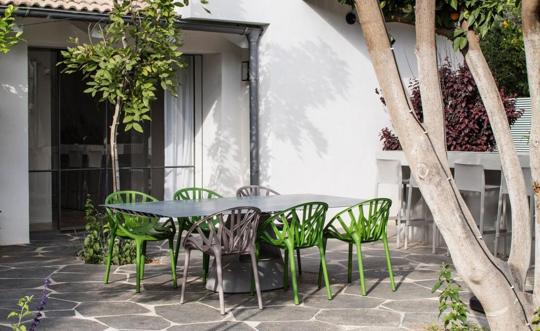 Стол от фабрики BD Barcelona Design модель B-CONCRETE