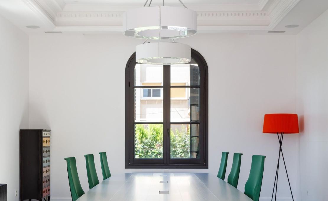 Стол от фабрики BD Barcelona Design модель B150-WOOD