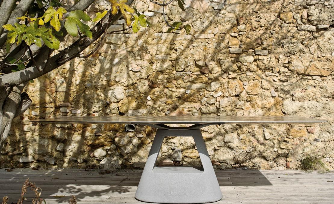 Стол от фабрики BD Barcelona Design модель B-CONCRETE