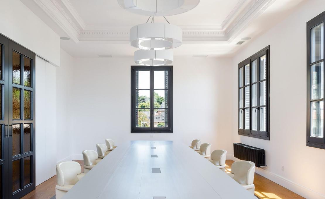 Стол от фабрики BD Barcelona Design модель B150-WOOD