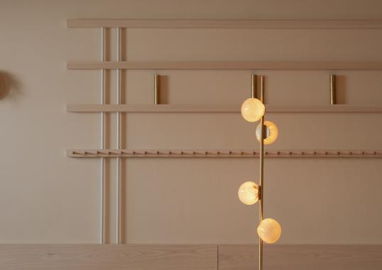 Торшер от фабрики Bocci модель 84V Stem Floor Lamp