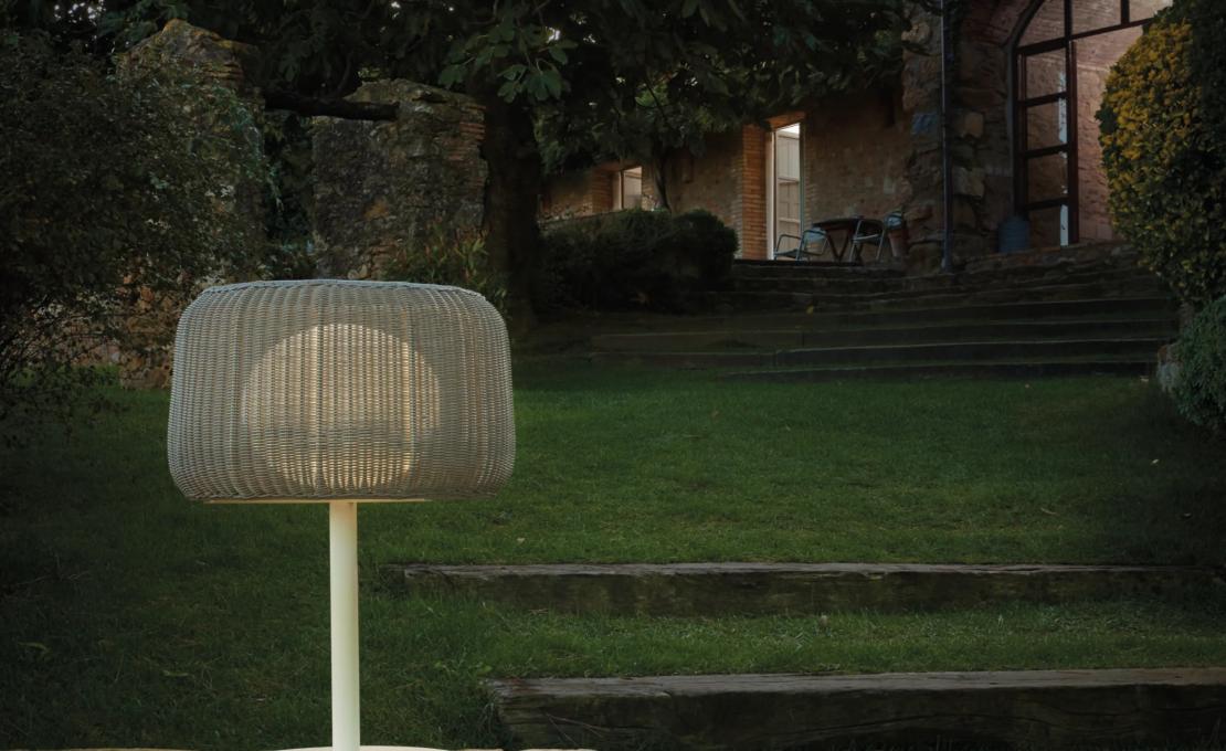 Уличный светильник от фабрики Bover модель Fora  Lamp