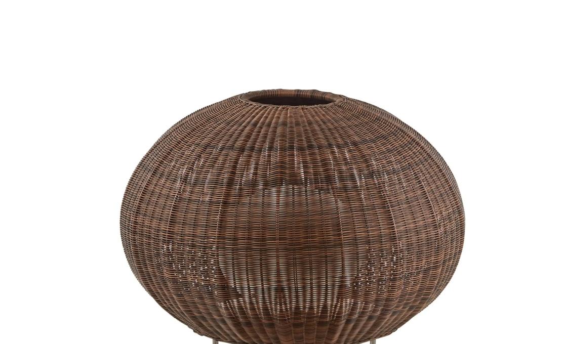 Уличный светильник от фабрики Bover модель Garota Floor Lamp