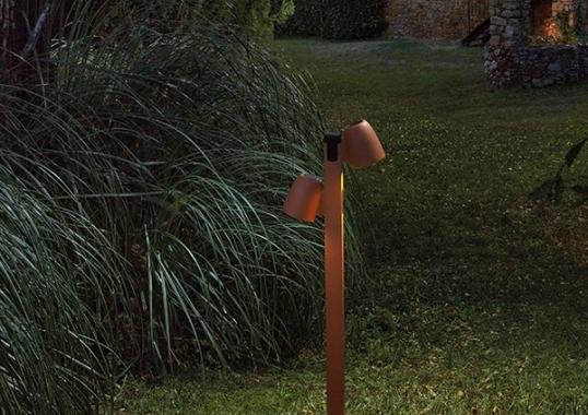 Уличный светильник от фабрики Bover модель Nut Floor Lamp