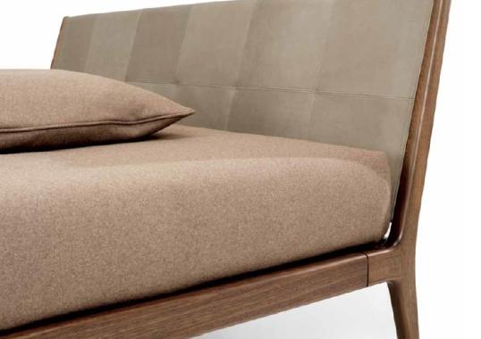 Кровать от фабрики Ceccotti Collezioni модель Brad Bed