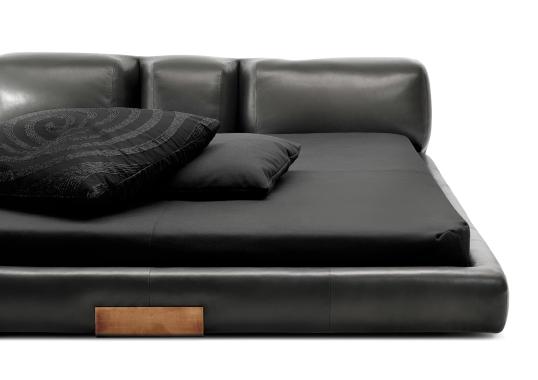 Кровать от фабрики Ceccotti Collezioni модель DC Bed