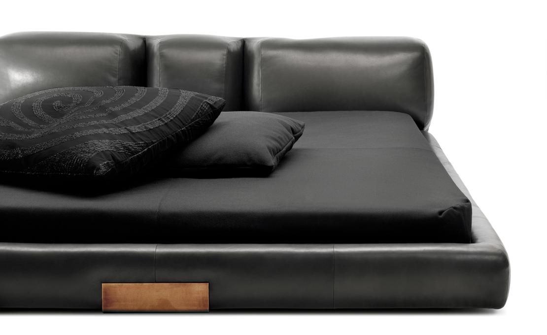 Кровать от фабрики Ceccotti Collezioni модель DC Bed