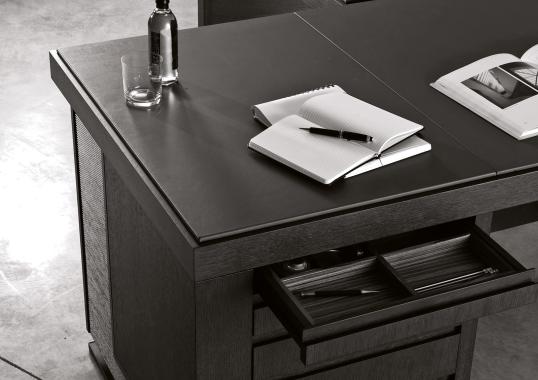 Письменный Стол от фабрики Ceccotti Collezioni модель I.C.S. Writing Desk