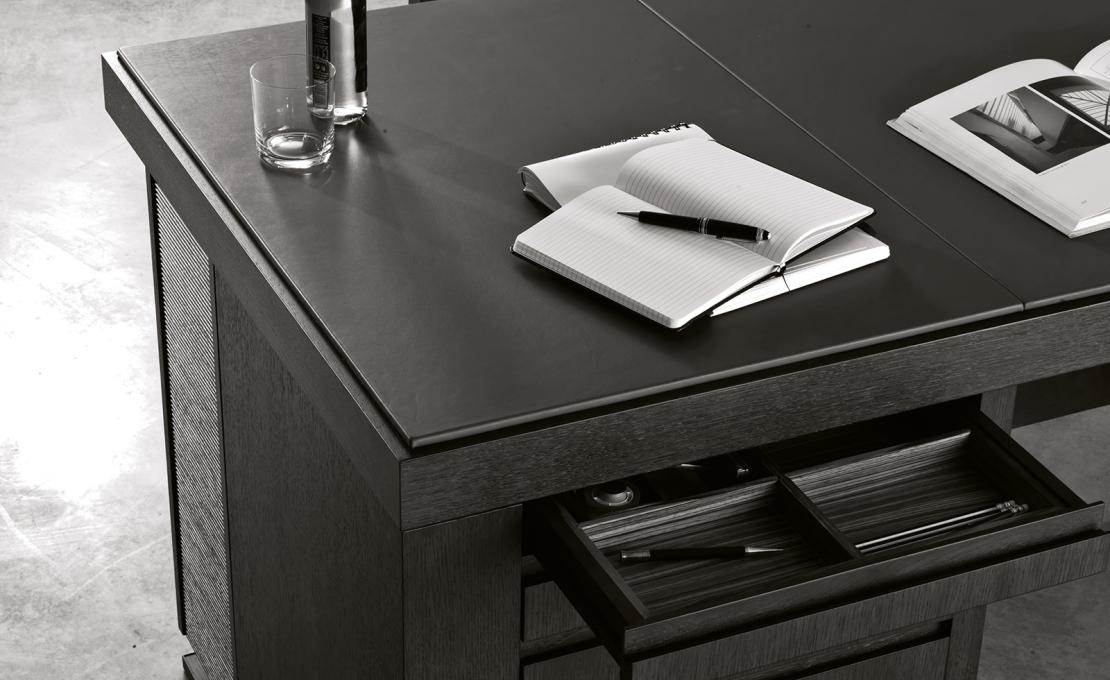 Письменный Стол от фабрики Ceccotti Collezioni модель I.C.S. Writing Desk