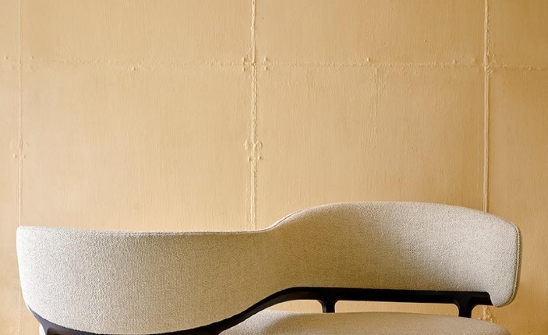 Диван от фабрики Ceccotti Collezioni модель Icon Vis à Vis Sofa