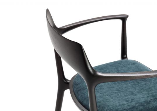 Кресло от фабрики Ceccotti Collezioni модель Janine Small Arm