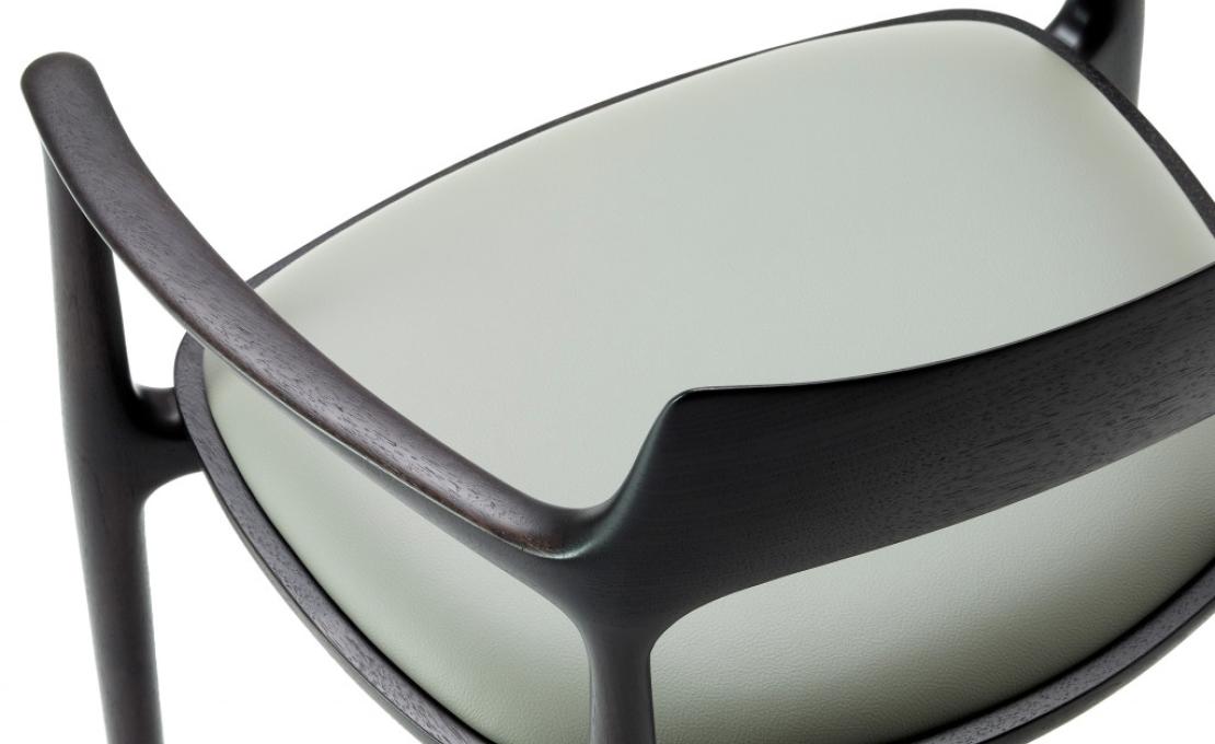 Кресло от фабрики Ceccotti Collezioni модель Janine Small Arm