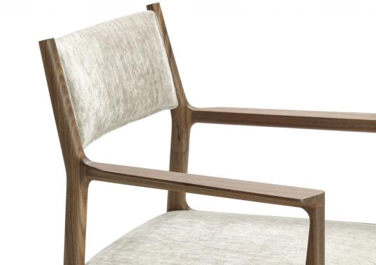 Кресло от фабрики Ceccotti Collezioni модель Lisa Small Arm