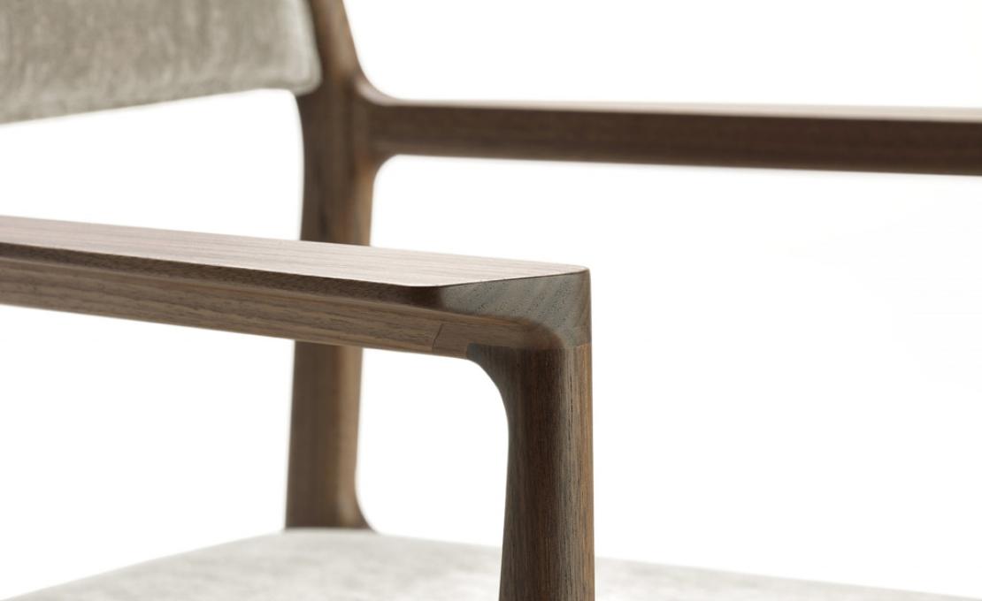 Кресло от фабрики Ceccotti Collezioni модель Lisa Small Arm