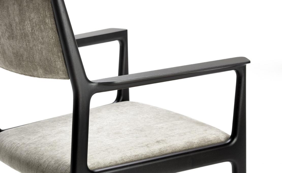 Кресло от фабрики Ceccotti Collezioni модель Lisa Small Arm