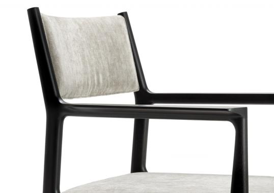 Кресло от фабрики Ceccotti Collezioni модель Lisa Small Arm