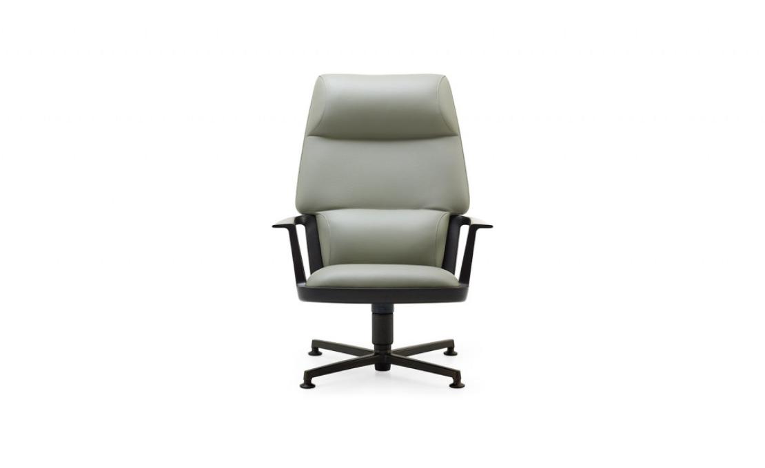 Кресло от фабрики Ceccotti Collezioni модель Pigra Arm