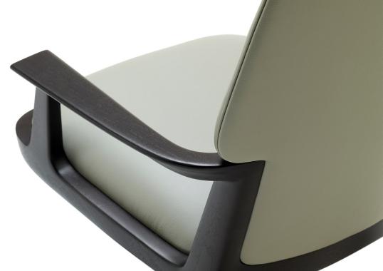 Кресло от фабрики Ceccotti Collezioni модель Pigra Arm