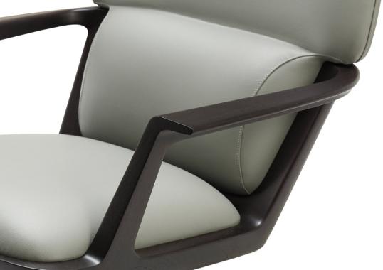 Кресло от фабрики Ceccotti Collezioni модель Pigra Arm