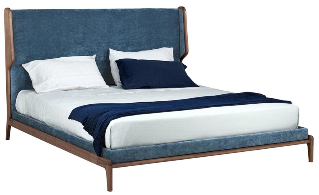 Кровать от фабрики Ceccotti Collezioni модель Sleeping Muse Bed