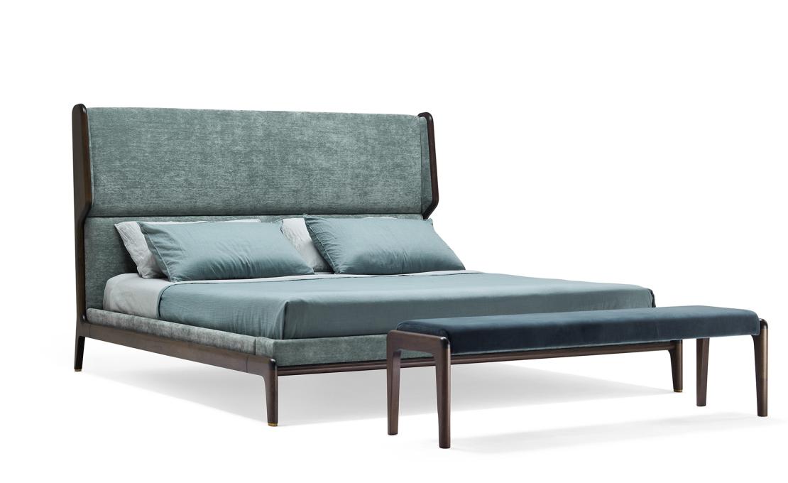 Кровать от фабрики Ceccotti Collezioni модель Sleeping Muse Bed