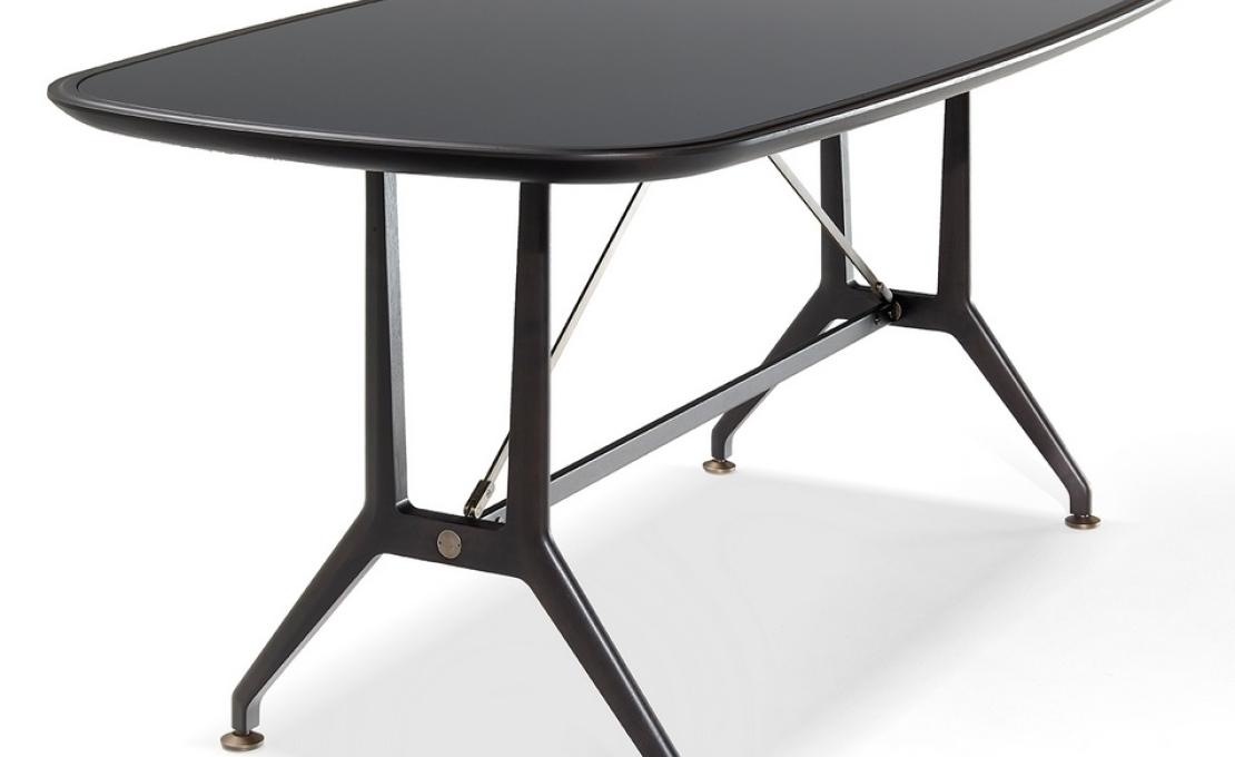 Стол от фабрики Ceccotti Collezioni модель SOPWITH 185