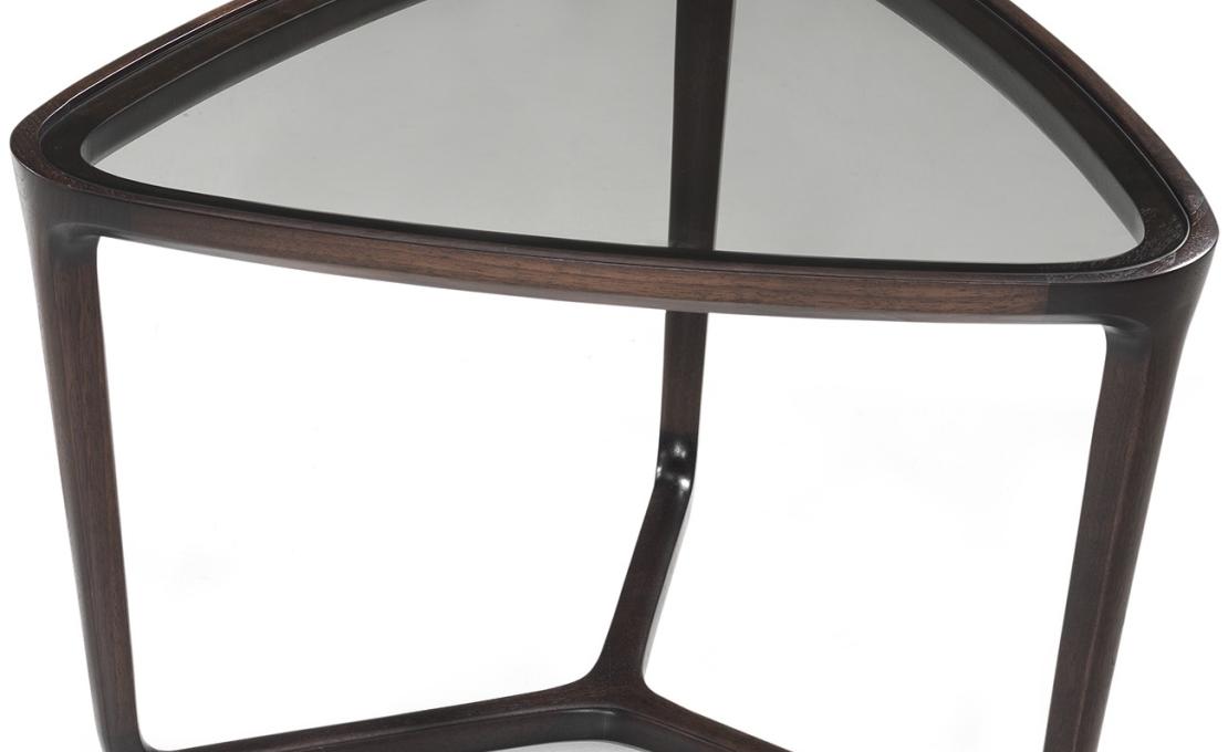 Журнальный столик от фабрики Ceccotti Collezioni модель Stella Triangolar Side