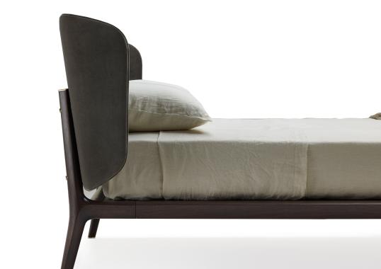 Кровать от фабрики Ceccotti Collezioni модель Sweet Dreams Bed