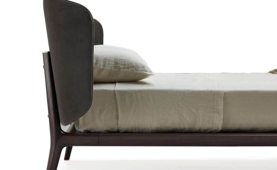 Кровать от фабрики Ceccotti Collezioni модель Sweet Dreams Bed