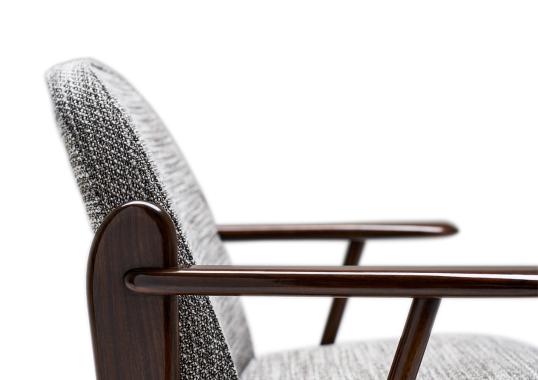 Кресло от фабрики Ceccotti Collezioni модель T-BONE