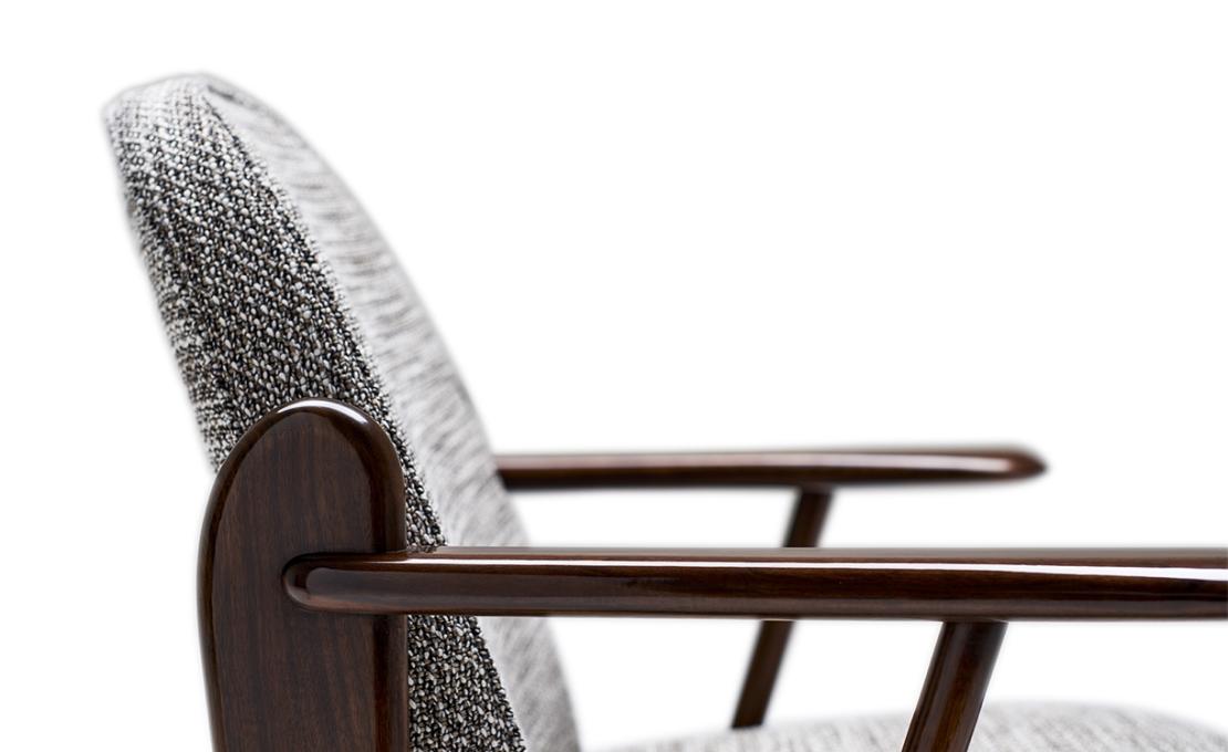 Кресло от фабрики Ceccotti Collezioni модель T-BONE