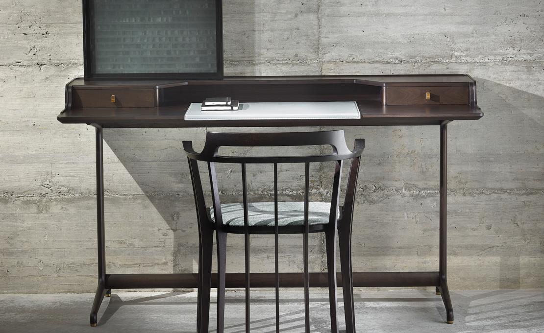 Кресло от фабрики Ceccotti Collezioni модель Tredici Small Arm