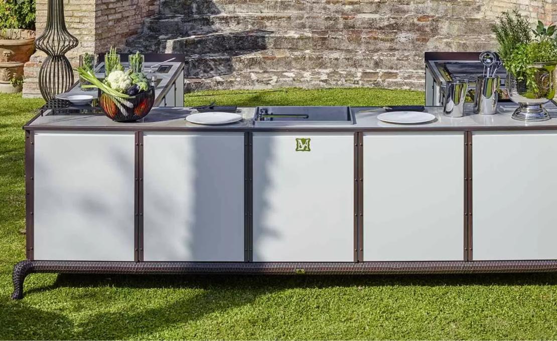 Уличная кухня модель Linear Outdoor Kitchen от фабрики Dolcefarniente