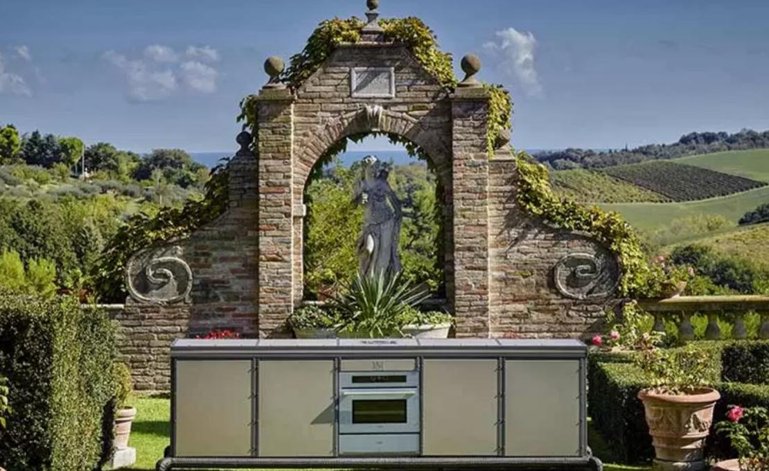 Уличная кухня модель Linear Outdoor Kitchen от фабрики Dolcefarniente