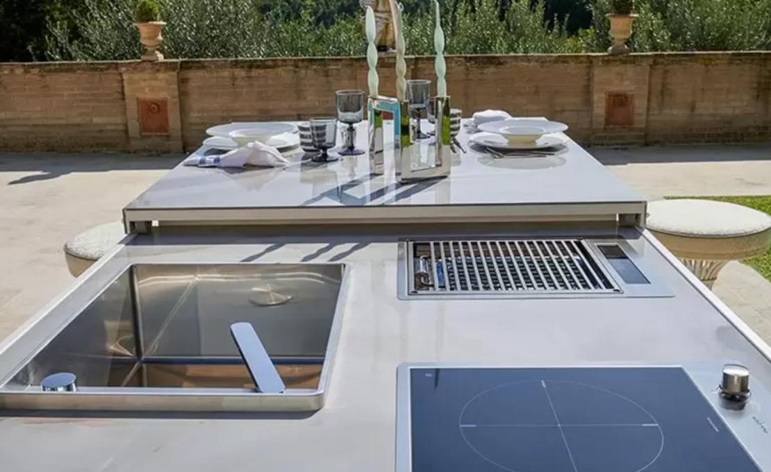Уличная кухня модель Linear Outdoor Kitchen от фабрики Dolcefarniente