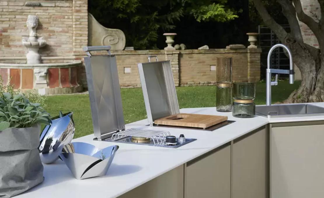 Уличная кухня модель Curved Outdoor Kitchen от фабрики Dolcefarniente