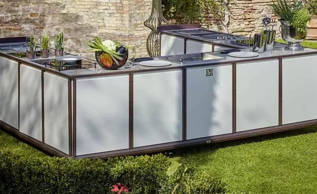 Уличная кухня модель Linear Outdoor Kitchen от фабрики Dolcefarniente