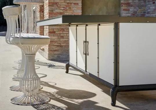 Уличная кухня модель Linear Outdoor Kitchen от фабрики Dolcefarniente