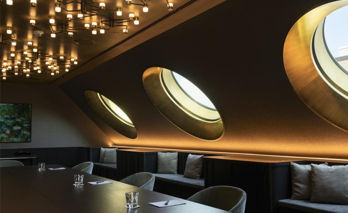 Настенный Светильник от фабрики CVL Luminaires модель Constellation Wall Lamp