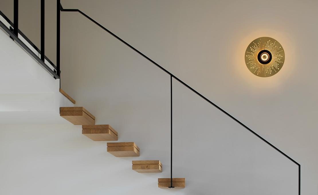 Настенный Светильник от фабрики CVL Luminaires модель Earth Sun Wall Lamp