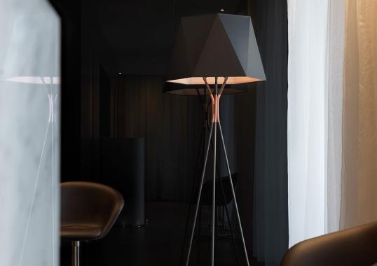 Торшер от фабрики CVL Luminaires модель Solitaire Floor Lamp