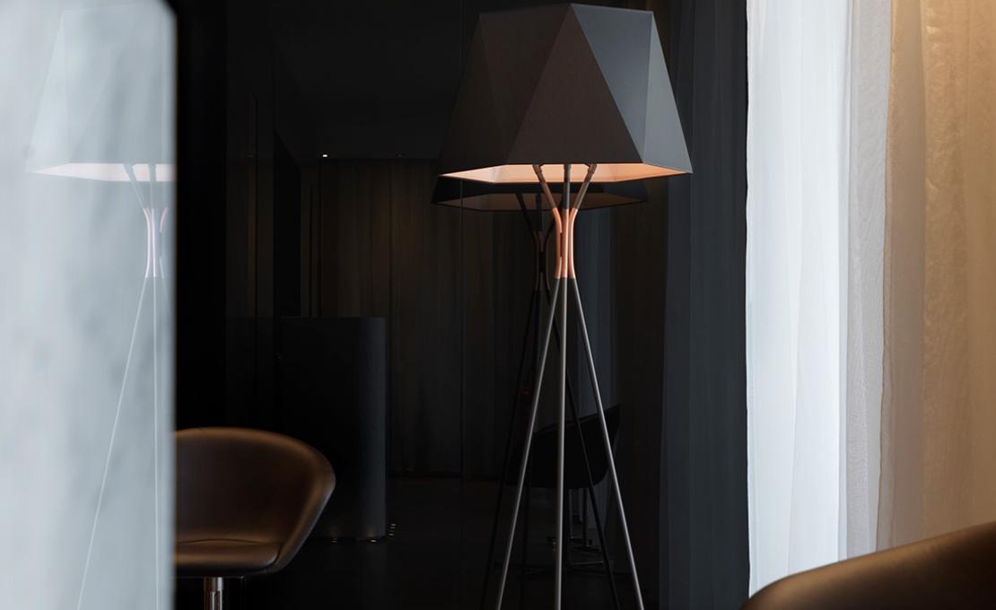 Торшер от фабрики CVL Luminaires модель Solitaire Floor Lamp