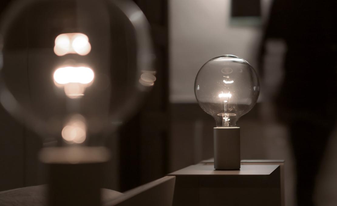 Настольная лампа от фабрики Davide Groppi модель 1A2670300.00.06