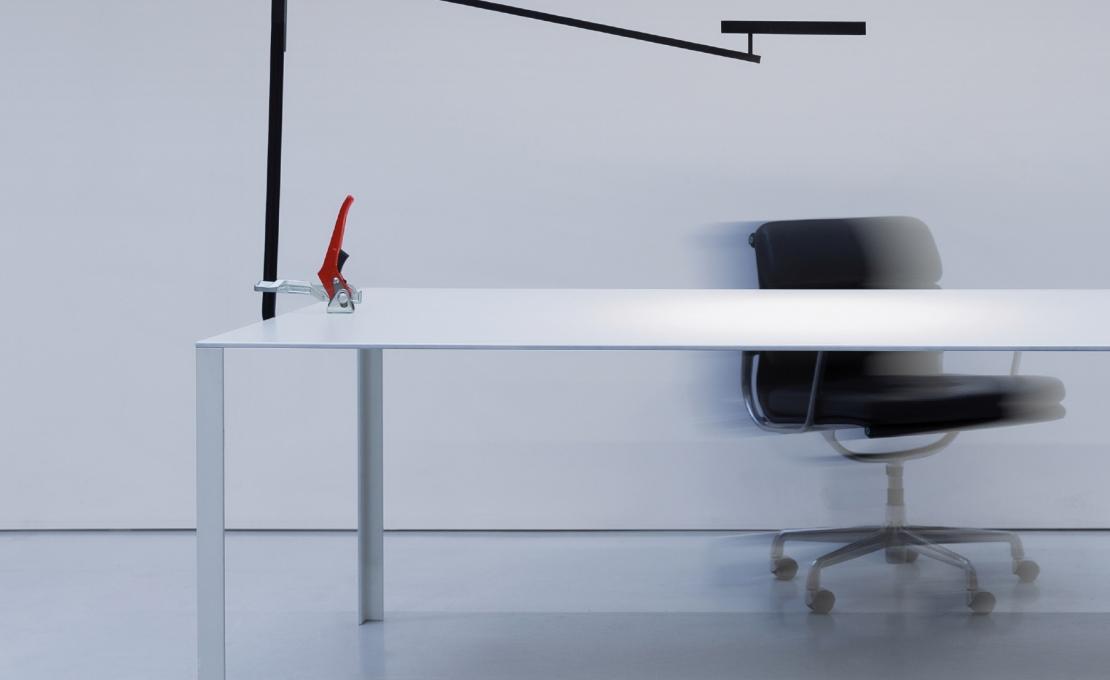 Настольная лампа от фабрики Davide Groppi модель 1A2520400.