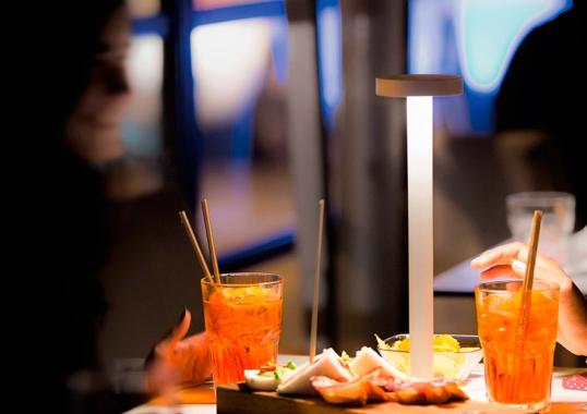 Настольная лампа от фабрики Davide Groppi модель Tetatet Table Lamp